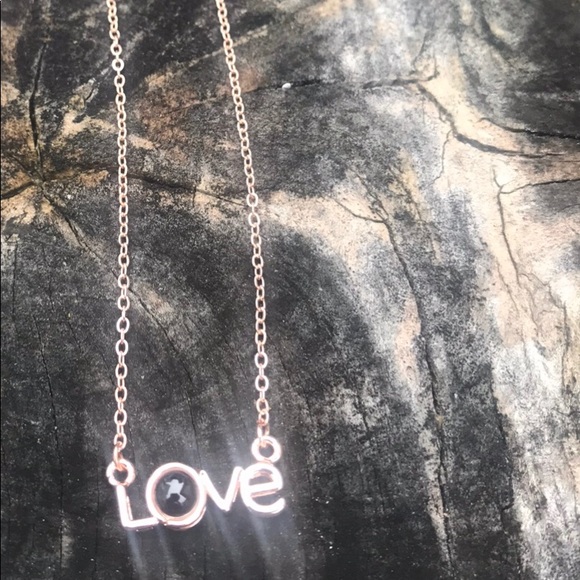 LOVE projection necklace - Picture 2 of 2